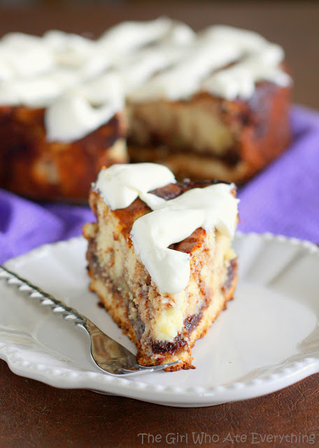 Cinnamon Roll Cheesecake