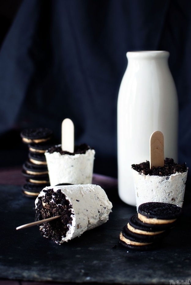 Peanut Butter Oreo Popsicles