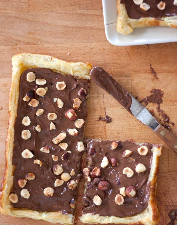 Pastry Tart with Nutella and Chopped Hazelnuts