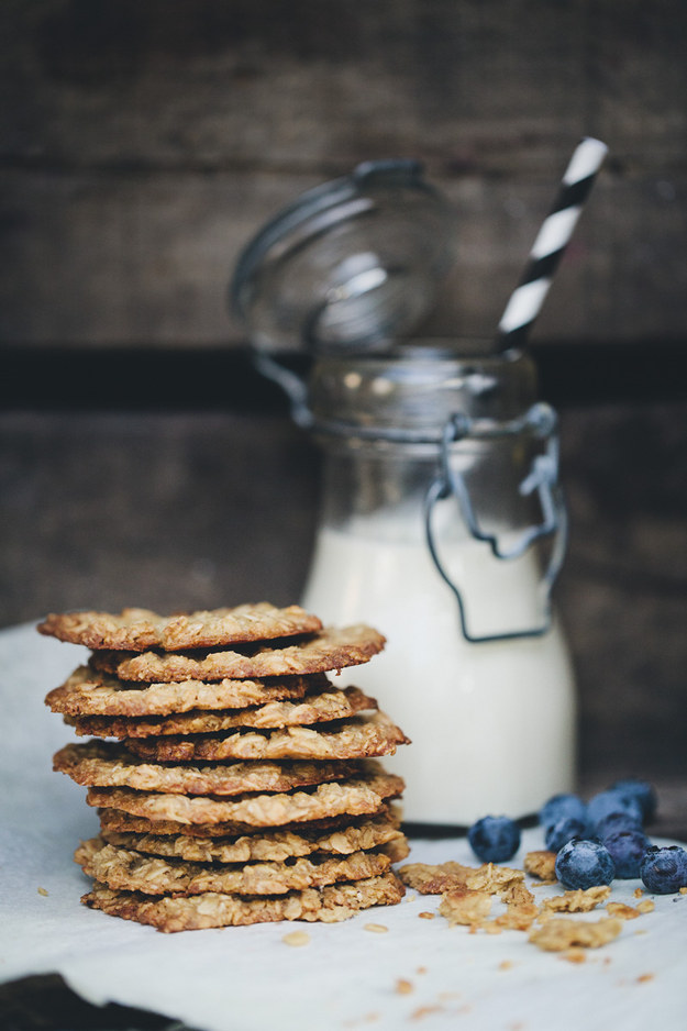 Thin Oat & Ginger Crisps