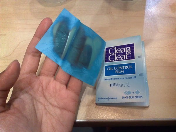 Clean & Clear Oil-Blotting Sheets