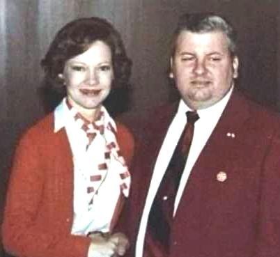 John Wayne Gacy shook hands with former First Lady Rosalynn Carter.