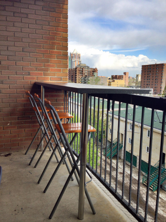 You can also hack an IKEA countertop to turn your balcony into an outdoor bar.