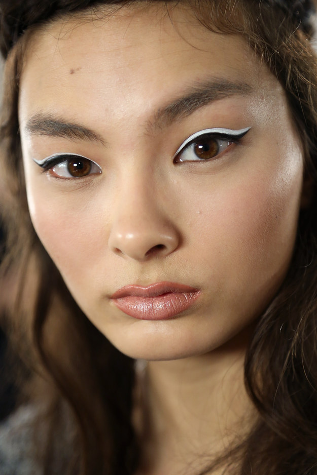Pair up black and white liners for an extra-thick wing.