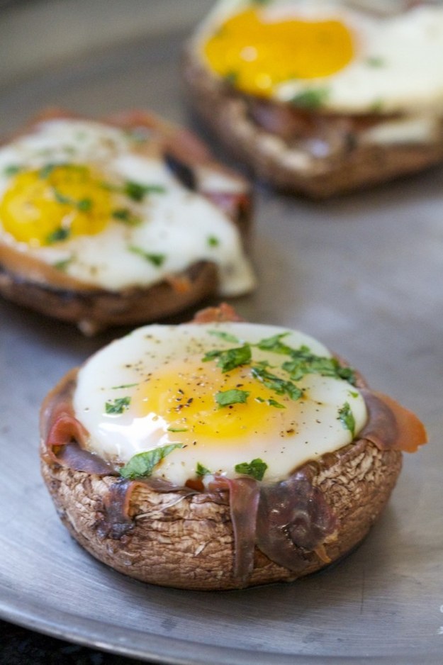 Baked Eggs in Prosciutto-Filled Portobello Mushroom Caps