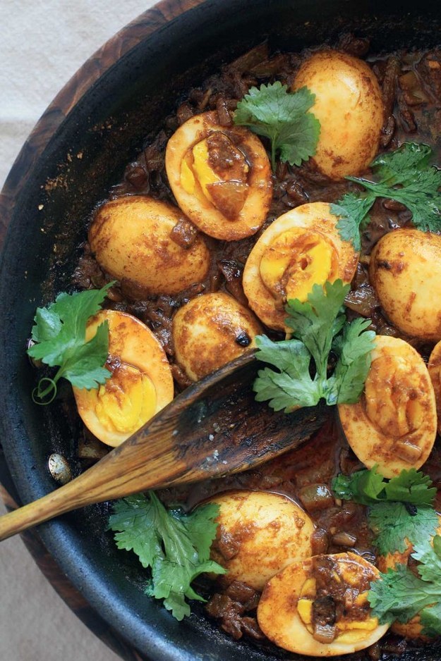 Onion and Yogurt Egg Curry