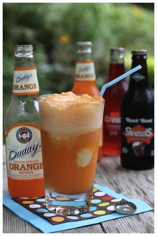 If you're lucky, the ice cream breaks through the soda curtain and presses against the glass to say hello.